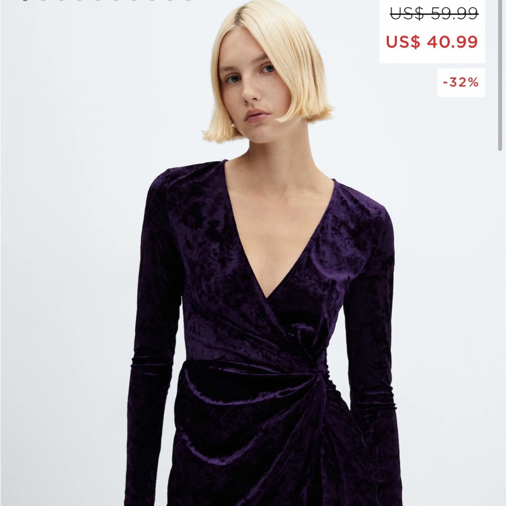 Mango Velvet Dress Crossover. V-neck.
Long sleeve.New with tags